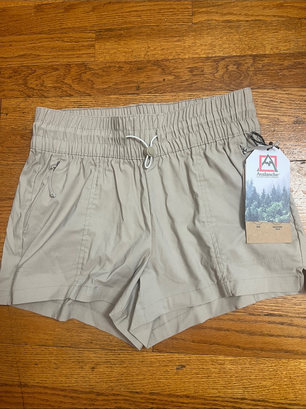 NWT Avalanche woman shorts